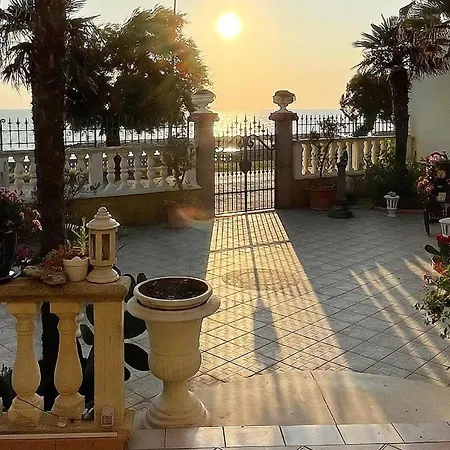 2 Bedroom Amazing In Campo Di Mare * Torre San Gennaro