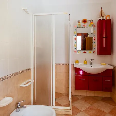 2 Bedroom Amazing In Campo Di Mare *