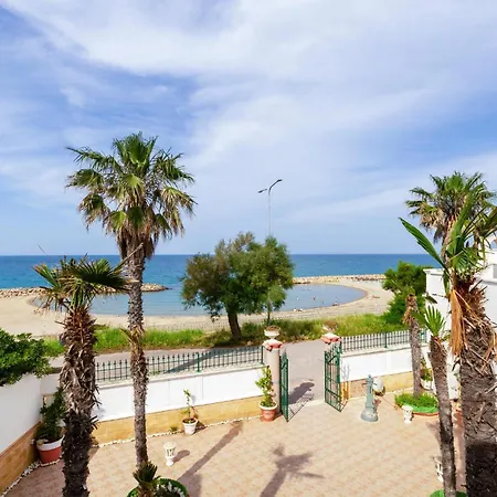 2 Bedroom Amazing In Campo Di Mare * Torre San Gennaro