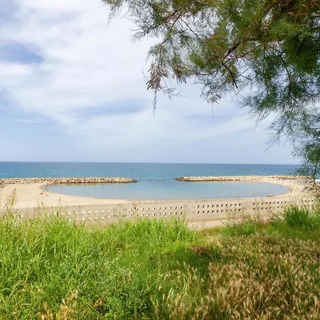 2 Bedroom Amazing In Campo Di Mare Hébergement de vacances Torre San Gennaro