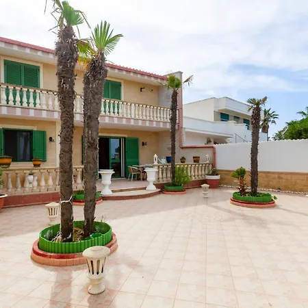 2 Bedroom Amazing In Campo Di Mare Torre San Gennaro